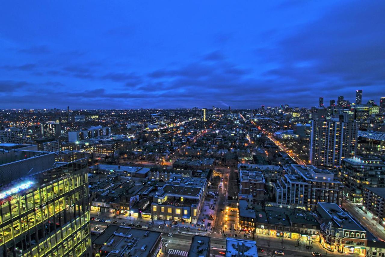 2 Bedrooms & 1 Bedroom Spectacular Apartments Toronto Kültér fotó
