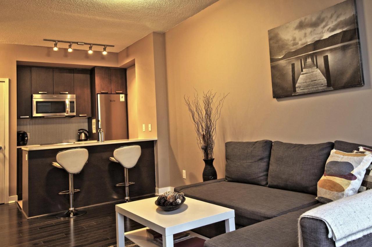 2 Bedrooms & 1 Bedroom Spectacular Apartments Toronto Kültér fotó